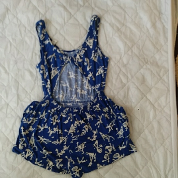 Summer/spring romper - Picture 2 of 2